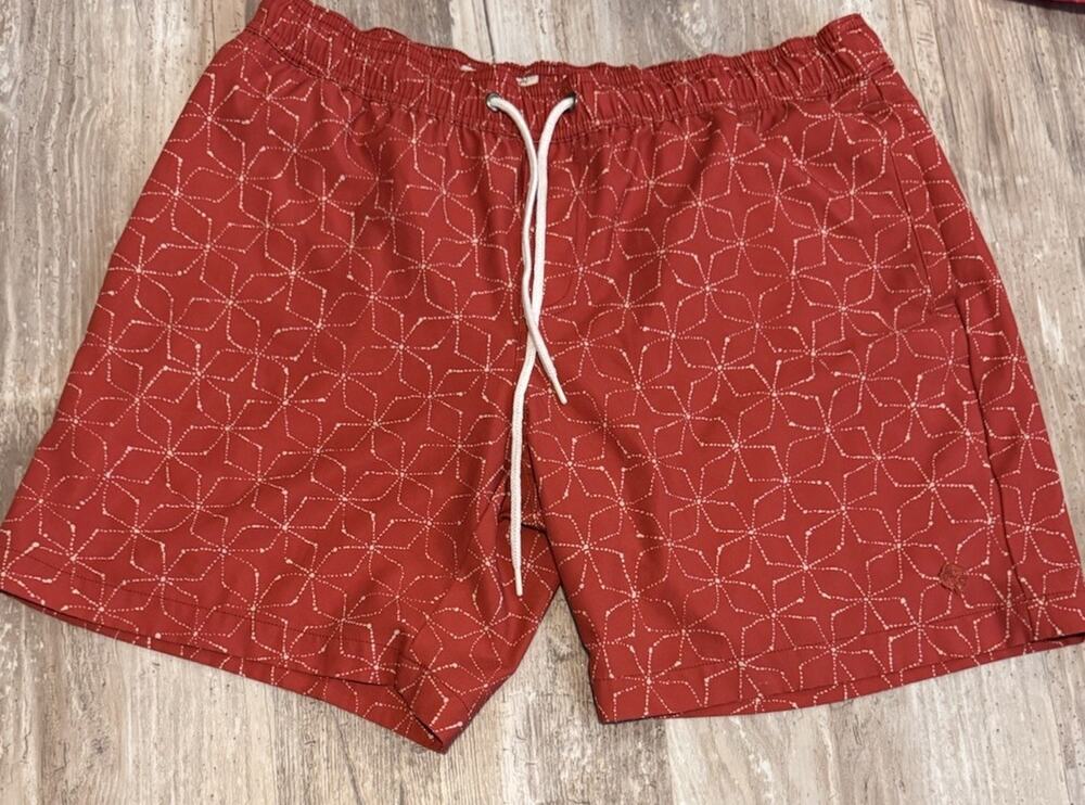Lucky Brand Saturday Stretch Swim Trunks Men's Size S Orange Star Allover Print